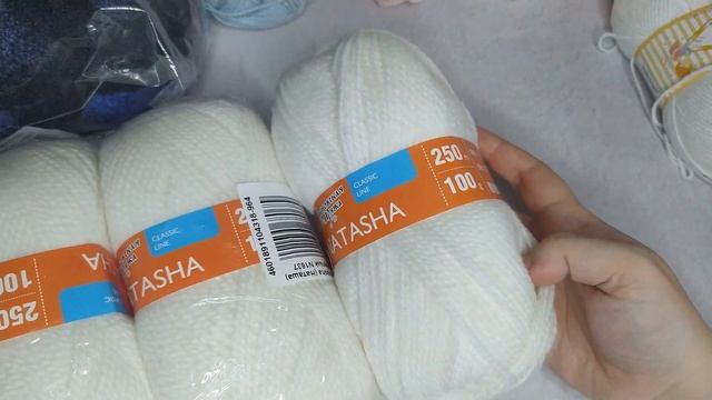 Распаковка огромной посылочки с пряжей! Смотрим и обсуждаем вместе! смотреть онлайн