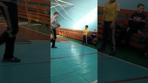 Зачетные броски набивного мяча весом 1кг у детей