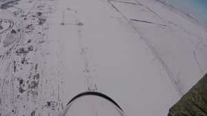 Затяжной прыжок с парашютом с высоты 2500 метров от первого лица. | First-person parachute jump