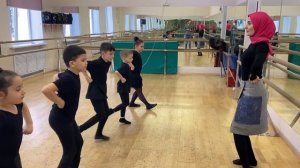 Репетиция младшей группы ансамбля Выше гор