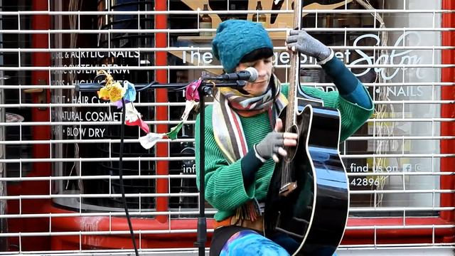 Alexa Allen Busking in George Street Hastings 19/01/20 смотреть онлайн