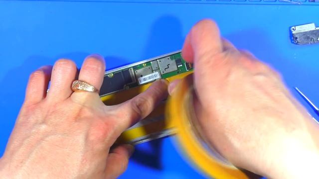 MOTOROLA  MOTO Z  XT1635 - ЗАМЕНА БАТАРЕИ смотреть онлайн