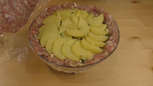 Быстрее записывайте рецепт мясного торта! Вкуснятина из фарша   покоряет с первого кусочка!