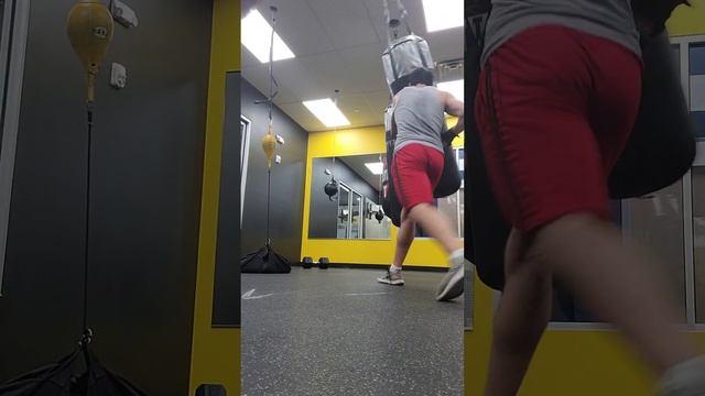 Destroying 150lbs heavy bag with power and speed!