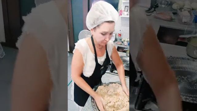 Котлеты,из судака.Зеленое масло.Рулет куниный