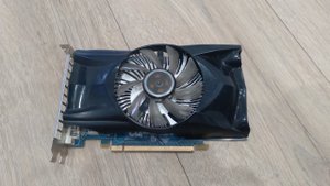 Обзор внешнего вида видеокарты GTX 550TI V2