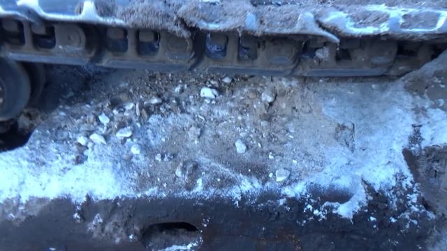 зимняя-грамотная очистка гусениц экскаватора зимой смотреть онлайн