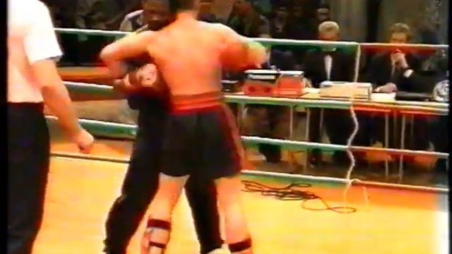 Бой за звание чемпиона Европы по кикбоксингу (Сочи) смотреть онлайн