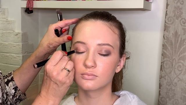 Праздничный вечерний макияж. Советы Натальи Шаропат смотреть онлайн