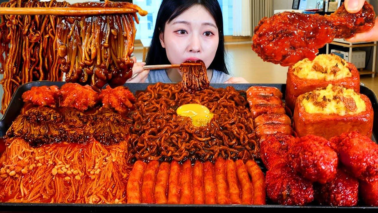 АСМР МУКБАНГ - Самодельная острая лапша с грибами, сосисками и спамом & рецепт - Острая лапша с гриб