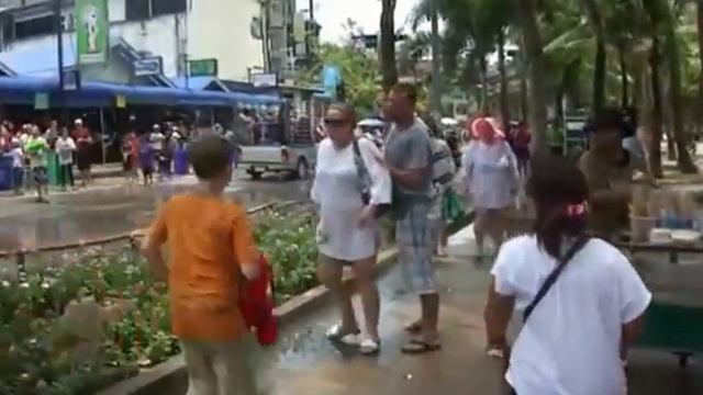 Song Rang 2012 Russians came in смотреть онлайн