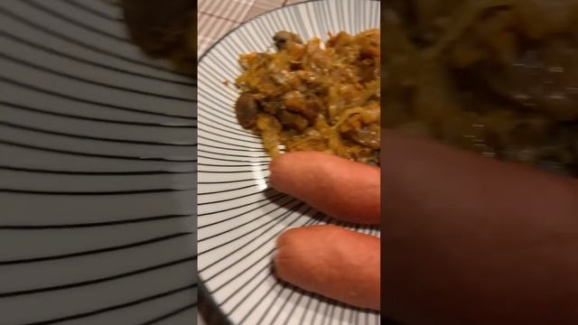 Солянка с грибами,сосиски и хлеб Даниловский зерновой.Очень вкусно?#лайф #едимвкусно #блоггер #ужин смотреть онлайн