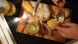 Чесночный соус в микроволновке. Простой, быстрый и вкусный рецепт