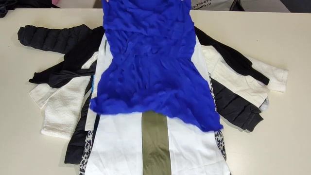 Лот 3112 Сток Boohoo микс  цена 1420 руб/кг вес 12кг