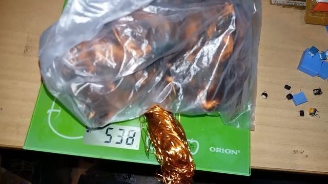Розбір на дорогоцінні метали французького телевізора Philips
