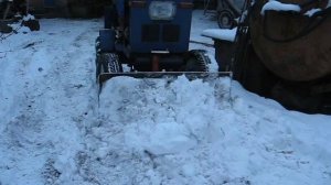 Самодельный минитрактор чистка снега