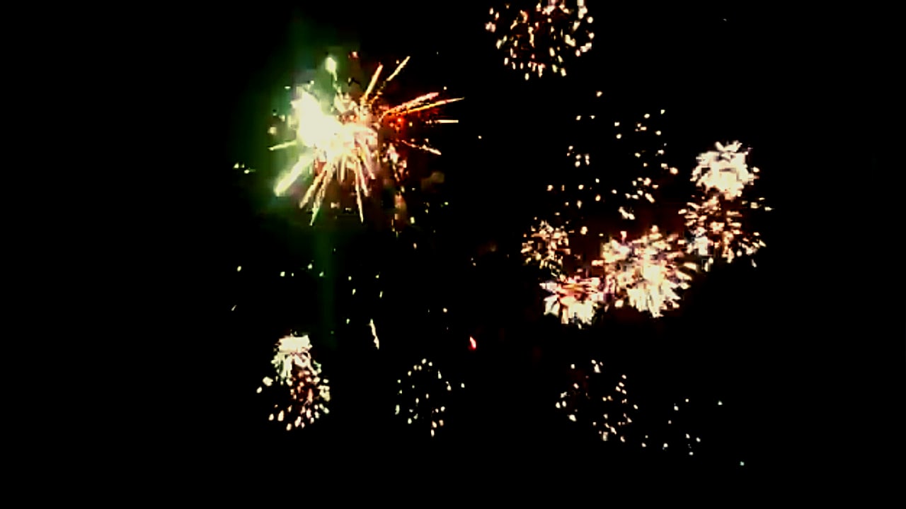 Салют взорвать можно ли. Салют взорвать можно ли. Салют победы в москве. Салют взорвать можно ли. Витебск новый год 2023.