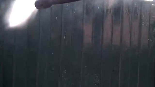 Как помыть металлический забор на даче.