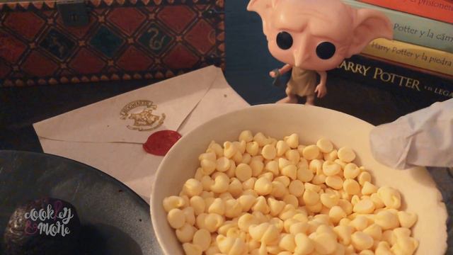 HAZ UNA SNITCH DORADA COMESTIBLE | CAKE POPS HARRY POTTER  ϟ❤ смотреть онлайн