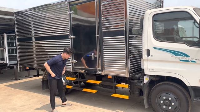 XE TẢI HYUNDAI 3 TẤN 5 THÙNG KÍN INOX TIÊU CHUẨN CÓ GÌ ĐẶC BIỆT | NEW MIGHTY 75S | TRẢ GÓP 150 TRIỆ смотреть онлайн