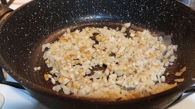 Фаршированные шампиньоны с курицей и сыром. Сытно, сочно, очень ароматно!