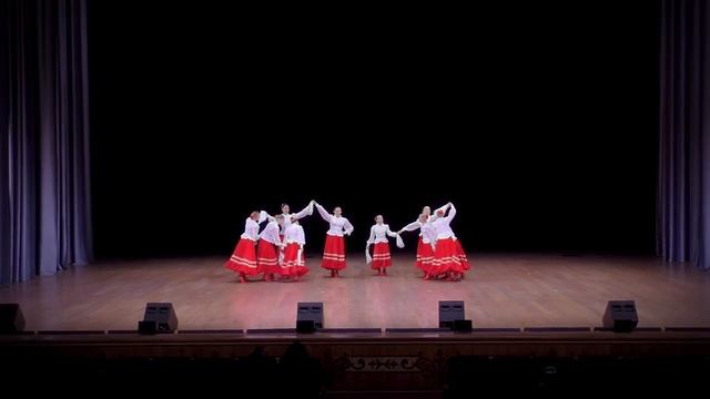 Танец "Кубанские завитушки" смотреть онлайн