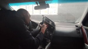 Снятие, замена магнитолы Mazda CX-9. Штатная магнитола не сохраняет волны радио. как снять магнитол