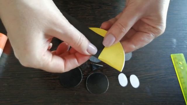 Как сделать синичку своими руками. Игрушка птичка за 5 минут. Птичка из бумаги своими руками смотреть онлайн