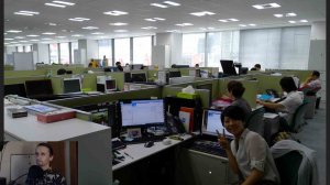 ИИ делает голос клиентов звонящих в японский колл-центр спокойным и приятным