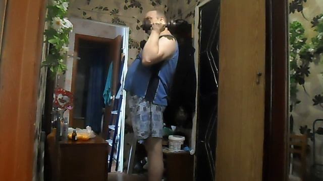 попеременный жим с гантелями стоя смотреть онлайн