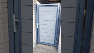 откатные ворота Гранлайн и заборная террасная доска CM Decking