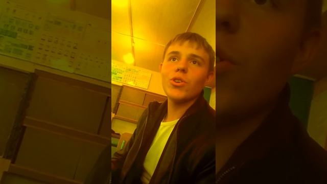 Скрытая камера снимает накуренного парня смотреть онлайн