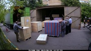 Разгрузка 40-футового контейнера с магнитно-резонансным томографом OpenMARK 4000.mp4