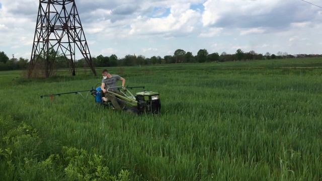 Оприскуєм за 5 хв. Мотоблок ЗУБР 10 к.с. смотреть онлайн