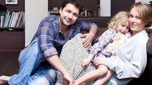 «Я рядом! нет…, мы рядом!»: Ольга Ломоносова показала редкое фото с мужем в день его рождения