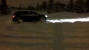 Toyota Highlander 2008 limited drifting in snow