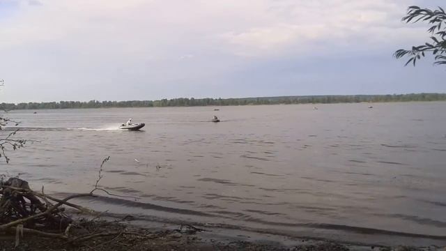 Выход на глиссер-лодка ФЛАГМАН 320 и мотор Ниссан Марин 9.8 л.с