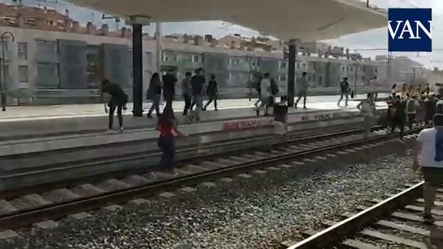 Перекрытие железной дороги в Жироне смотреть онлайн