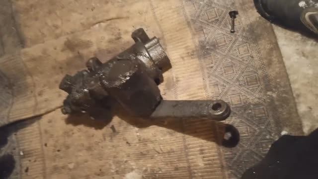 Снятие гидроусилителя руля (ГУРа) с Валдая.