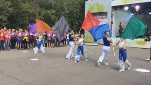 Номер с флагами "Драйв"