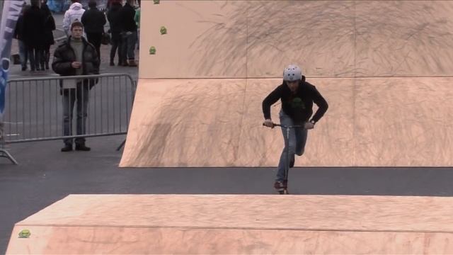 Петя Бондарь - контест на Болотной площади \ Scootering