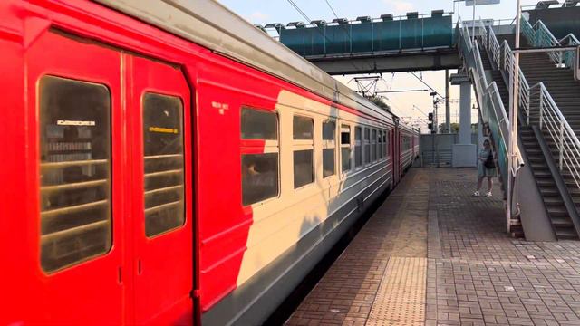 Электропоезд ЭД2Т-0039 станция Лосиноостровская