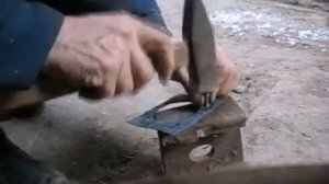 Вырезаем прокладку на  бензопилу.