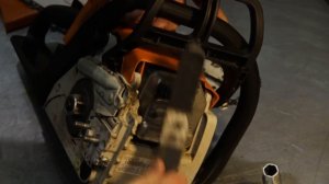 Ремонт бензопилы. Чистка глушителя