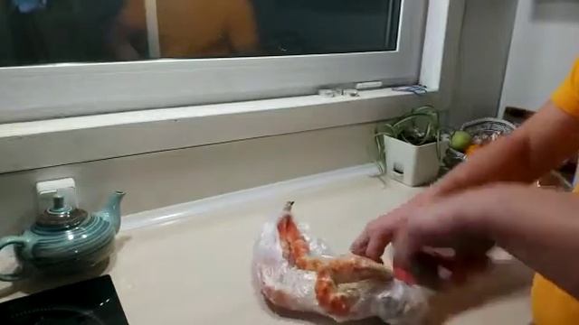 Камчатский краб. Свежий, вкусный, сварен в морской воде смотреть онлайн