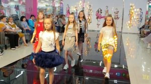 Модный показ новой коллекции одежды "Детского Крыма" в ТЦ "Лоцман" 26.05.2019