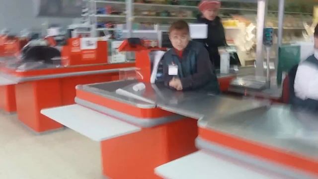 АШАН | ОБЛИВАЮТ ВОЛОСЫ МАСЛОМ | УБОРЩИЦЫ смотреть онлайн