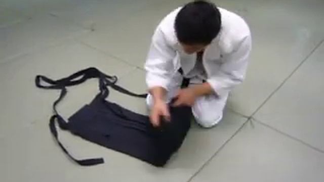Aikido Hakama Folding Guide смотреть онлайн
