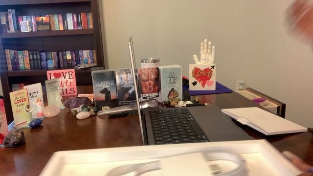 SURPRISE! Unboxing my Mac ? pro 14” ❤️??❤️??❤️??❤️??❤️??❤️??❤️??❤️ смотреть онлайн