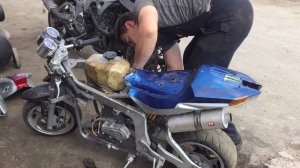 Маленький спортивный мотоцикл, заводим после 4 лет простоя!!